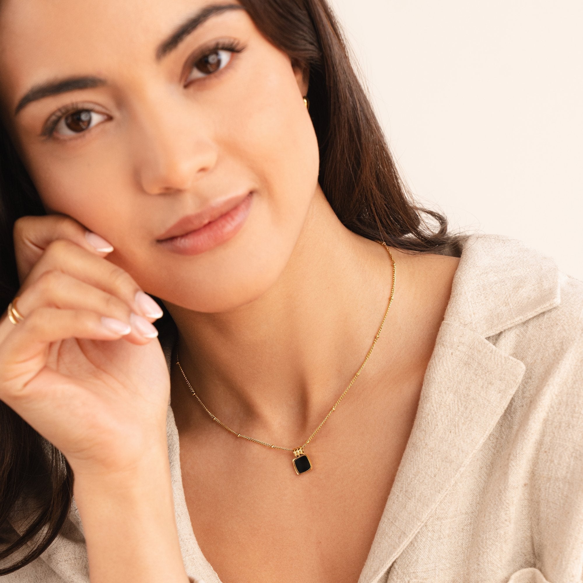 Lucia Zwarte Hanger Ketting